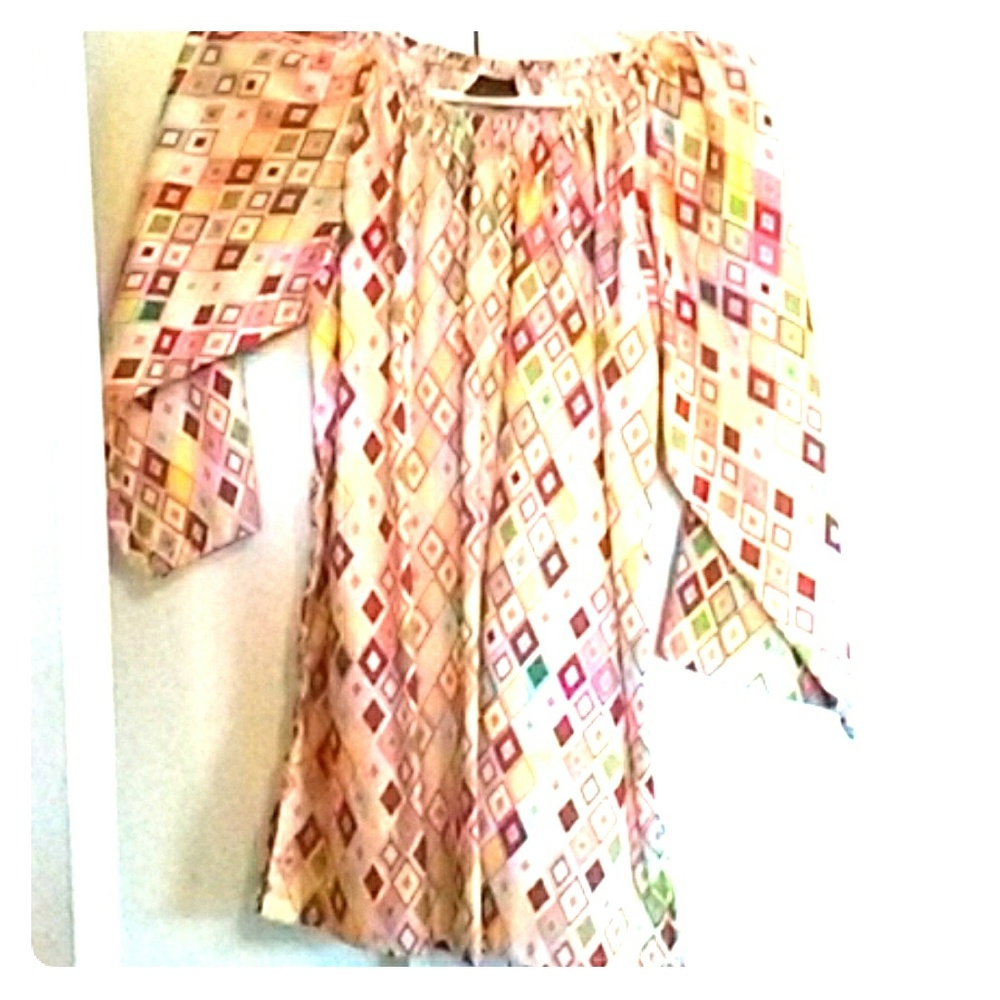 3/4 length Roushed Neck NEW WITH OUT TAG blouse